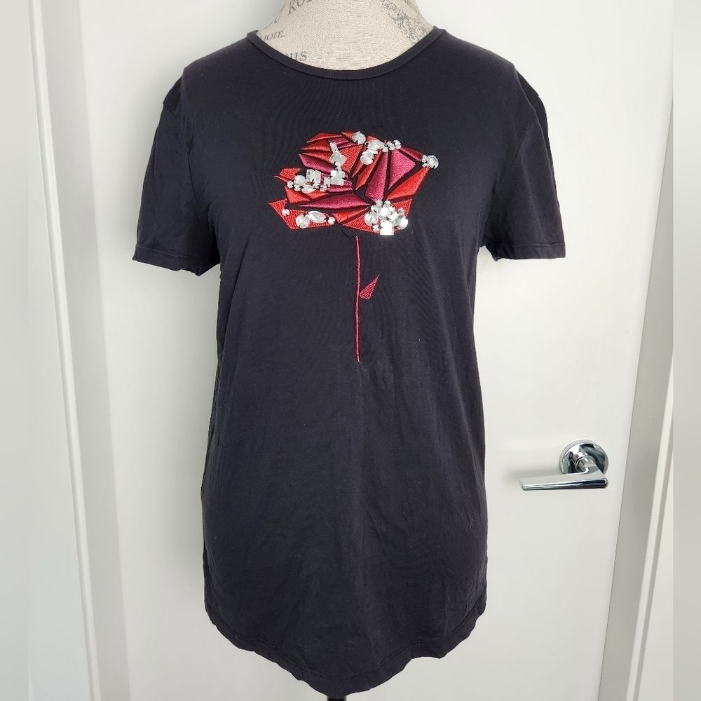 Ebroidered Geometric Rose Top